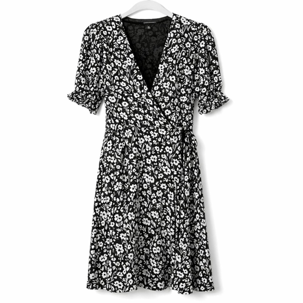 Banana Republic Black White Floral Wrap Dress 6 Lined Short Sleeve‎ Feminine